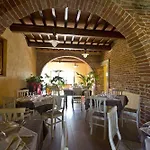 Relais La Leopolda Couette-café